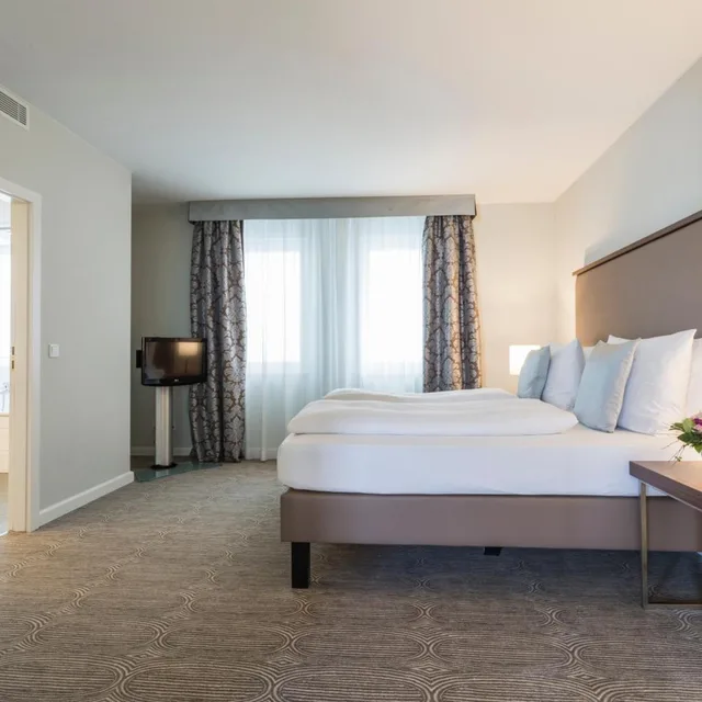جناح، Radisson Sas Schwarzer Bock 5/10