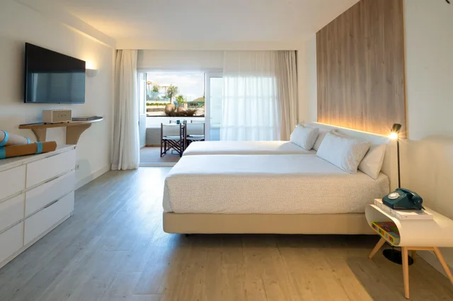 2 Bedrooms, Beach House, Suite، Innside by Melia Wave Calvia 1/8