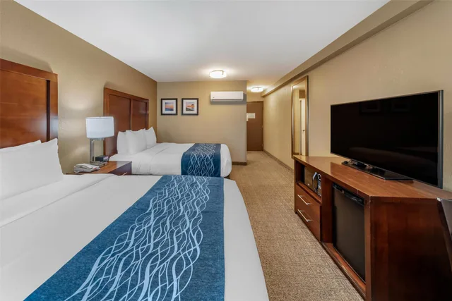 غرفة بسريرين كوين لذوي الإعاقة، Comfort Inn & Suites Ventura Beach 2/4