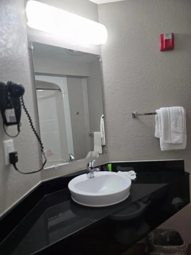 غرفة بسريرين مزدوجين، Motel6 Biloxi, MS - Beach 6/6
