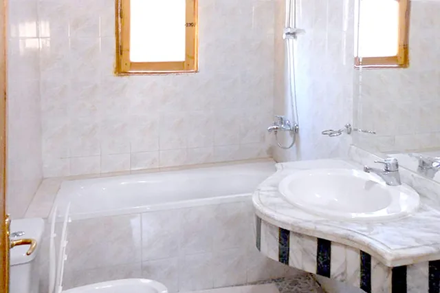 غرفة قياسية رباعية بإطلالة على الحديقة بشرفة، Hotel Sheherazade 6/7