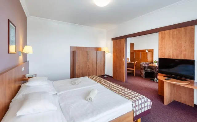 شقة جونيور بسرير مزدوج مع أريكة، Hunguest Hotel Pelion 1/4