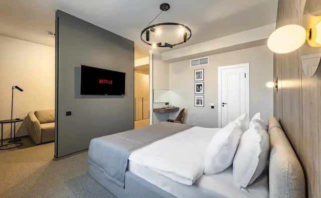 Senior, Suite, King Bed، Regency Hotel 4/10