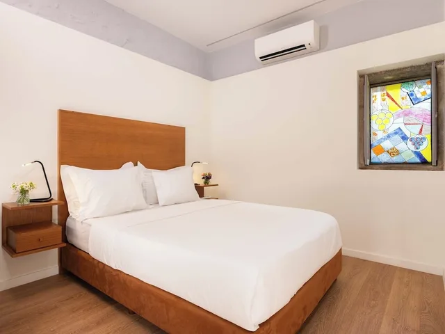جناح عائلي بسرير مزدوج مع أريكة، Casa Melo Alvim by Unlock Hotels 2/6