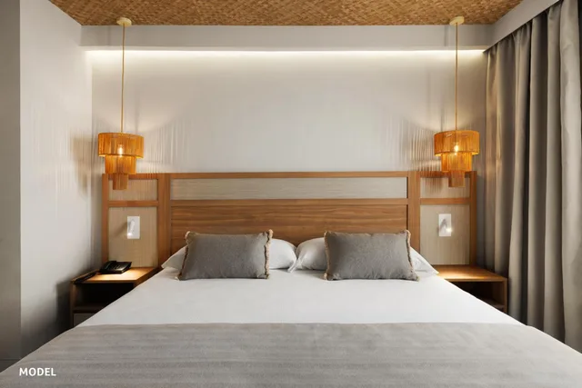 بنغل، Hotel Riu Palace La Mola 7/10