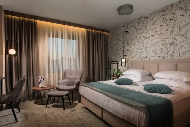 غرفة كلاسيكية بسرير كينج، Rosslyn Central Park Hotel 1/3