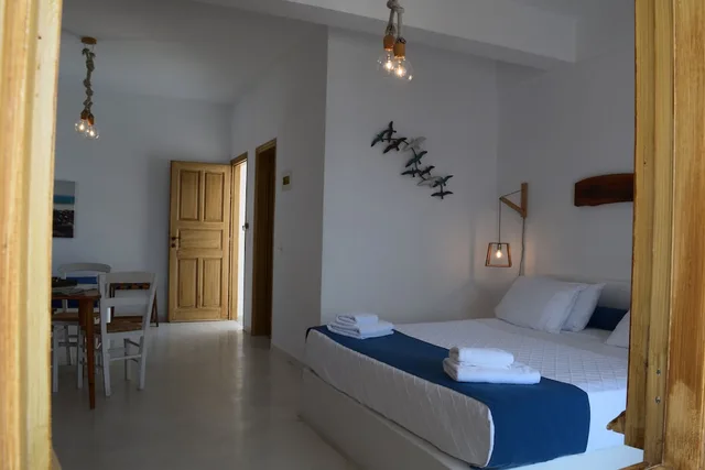 استوديو بسرير كوين وسرير فردي بإطلالة على البحر، Santorini Crystal Blue 1/3