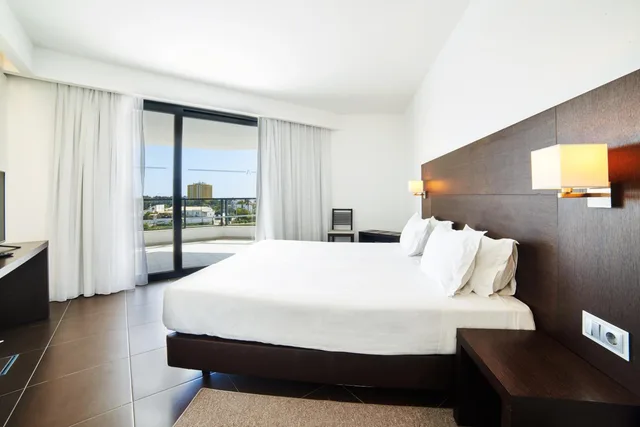 جناح ديلوكس بإطلالة على المسبح، RR Alvor Baia Resort 3/10