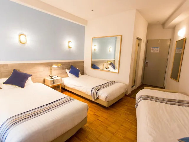 غرفة ثلاثية بسريرين منفصلين مع أريكة، HOTEL AreaOne SAKAIMINATO MARINA 2/3