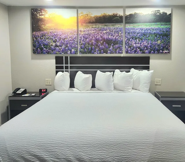 غرفة بسرير كينج لذوي الإعاقة، Days Inn by Wyndham Baytown Garth Road I10 East 1/5