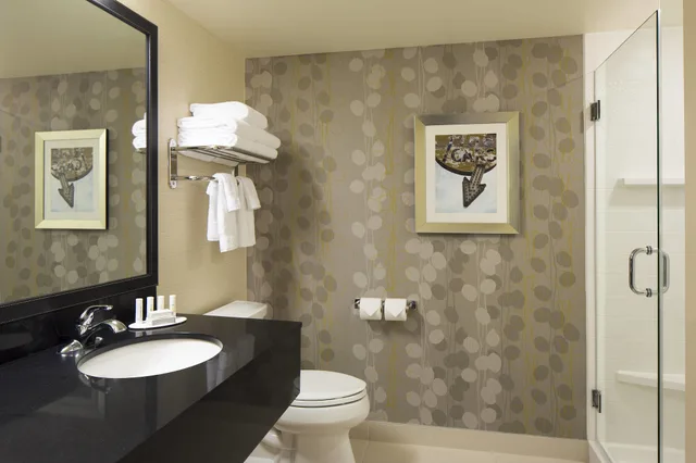 غرفة بسرير كينج، Fairfield Inn Suites Calgary Downtown 6/10