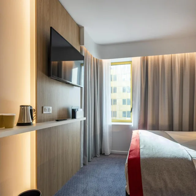 غرفة قياسية بسرير كينج وسرير كوين، Holiday Inn Express Nice - Grand Arenas 7/10
