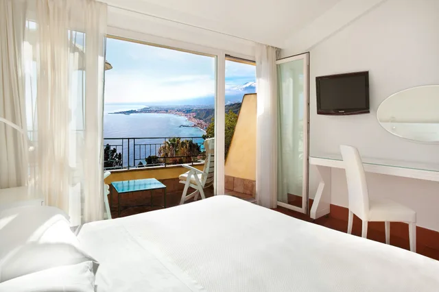 غرفة كلاسيكية بسرير مزدوج أو سريرين منفصلين بإطلالة على البحر بشرفة، Hotel Villa Belvedere 8/10
