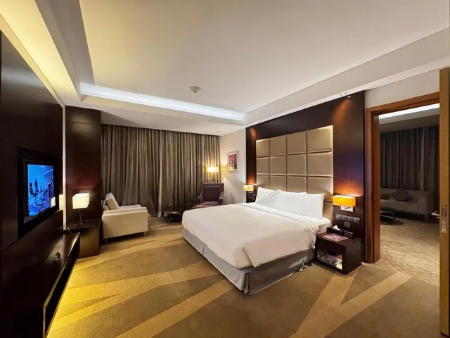 جناح بسرير كينج، Radisson Blu Chattogram Bay View 1/4