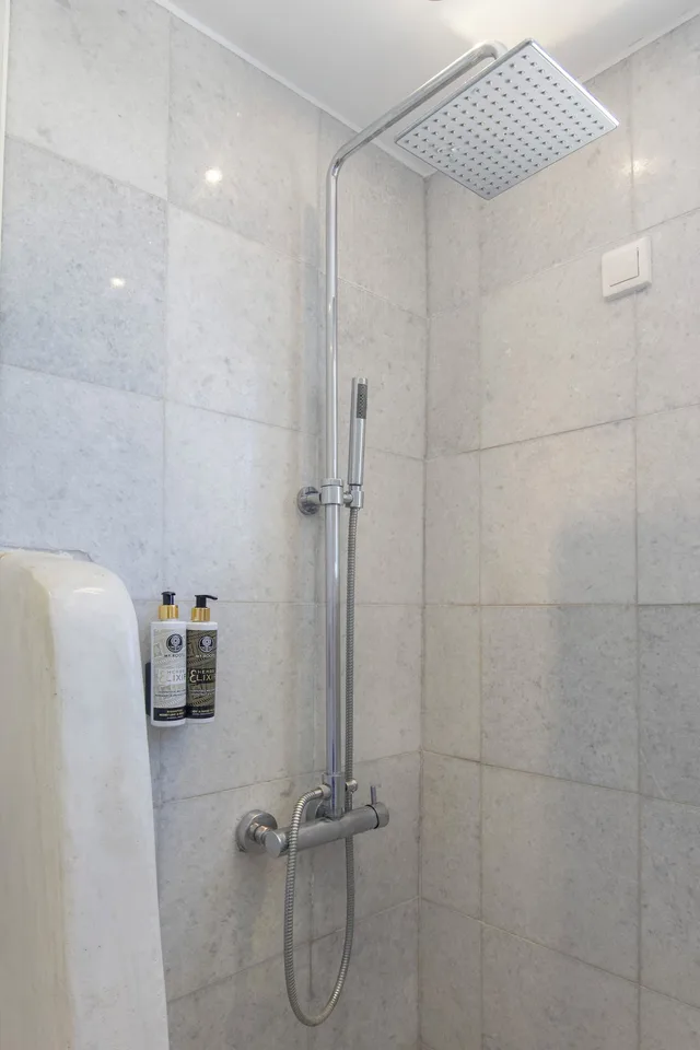 Connecting, House, Queen and Twin Beds, Annex, Margarita Studios Ambelas 1/1