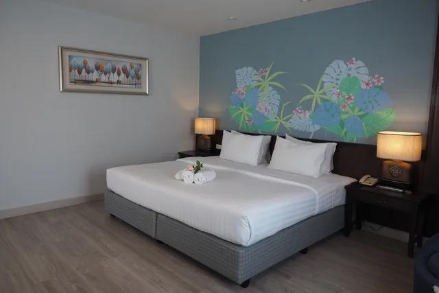 غرفة بزنس ركنية بسرير كينج، Empress Pattaya Hotel 2/10