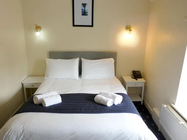غرفة بسرير مزدوج أو سريرين منفصلين، The Riverside Hotel 1/1
