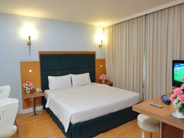 غرفة قياسية بسرير مزدوج، MAYFLOWER GRANDE HOTEL HAT YAI 4/4