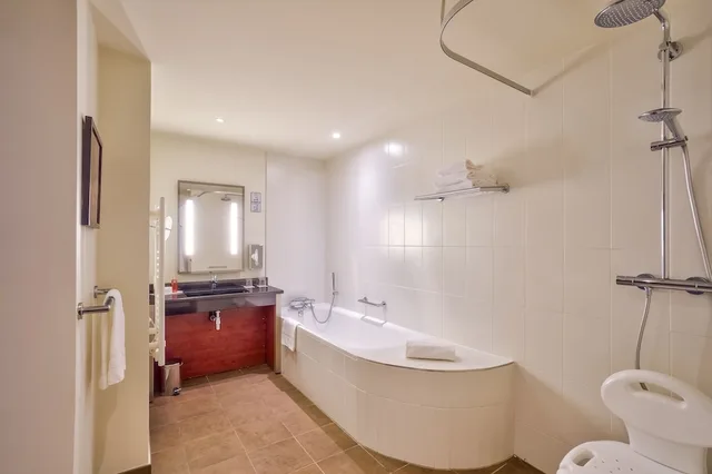 غرفة قياسية بسرير كينج، Clarion Paris CDG Airport 7/8