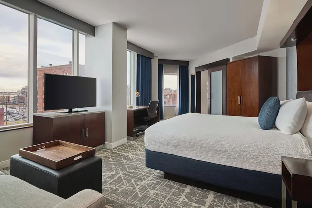 جناح استوديو بسرير كينج بإطلالة على الجبل مع أريكة، SpringHill Suites by Marriott Denver Downtown 2/4