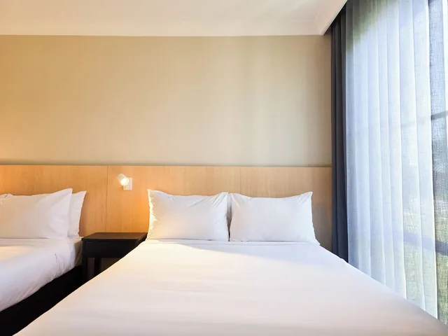 غرفة كومفورت ثلاثية بسرير كوين وسرير فردي، EL TORO MOTOR INN 2/5