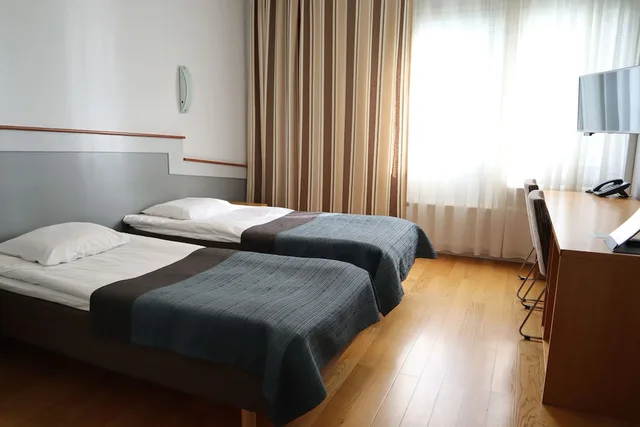 غرفة بسريرين منفصلين، Rokua Health & Spa 1/3