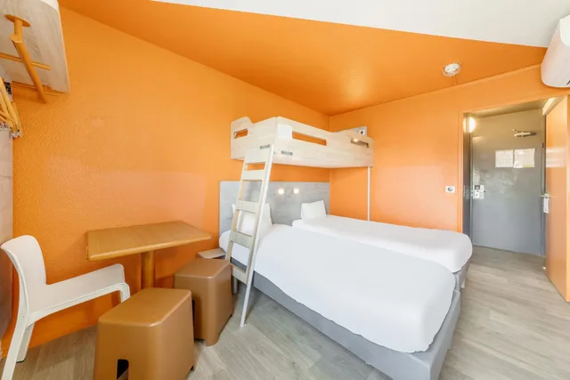 غرفة بسريرين منفصلين، Hotel Ibis Budget de Fresnes 4/8