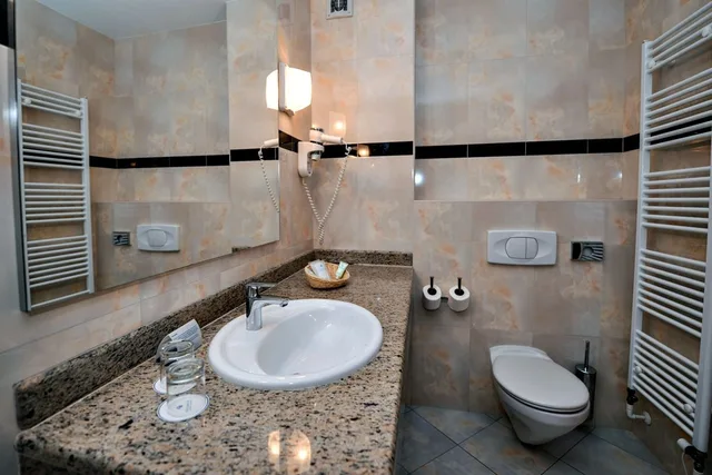 غرفة متصلة سوبيريور عائلية بسريرين كينج بشرفة، Family Hotel La Luna – All inclusive 6/6