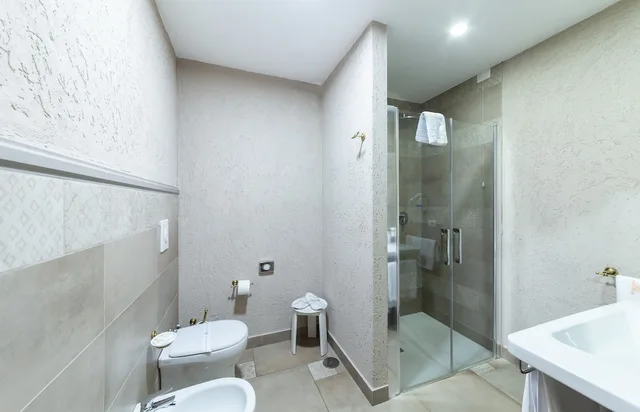 جناح بسرير كوين، Hotel del Sole Pompei 6/8