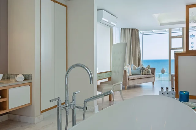 Penthouse, Ocean View, Patio, Views Boutique Hotel Spa 2/2
