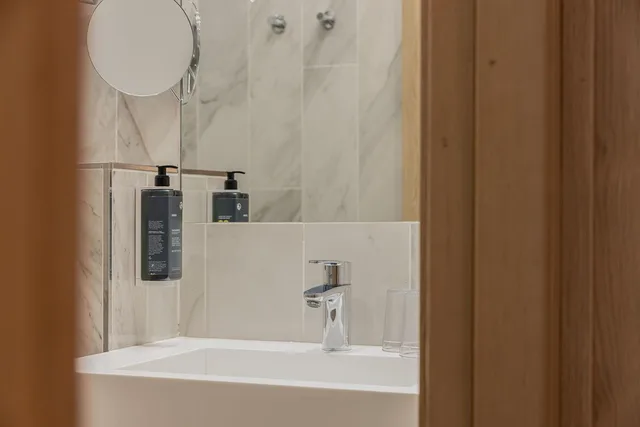 Room, Twin Beds, Best Western Plus Hotel Comedie Saint-Roch 8/10