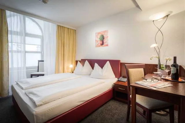 غرفة قياسية ثلاثية، Hotel Enziana Wien 1/1