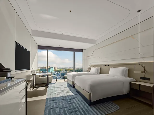 غرفة بسريرين منفصلين، Hilton Shanghai Hongqiao International Airport 7/9