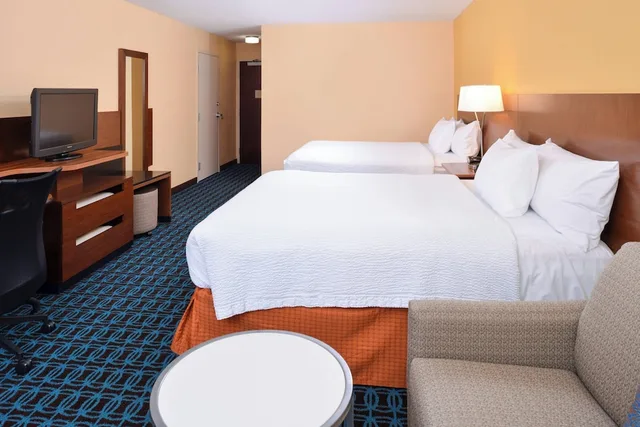 غرفة بسريرين كوين مع أريكة، Fairfield Inn By Marriott Orlando Airport 6/10