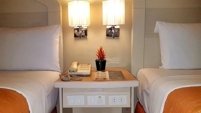 غرفة بريميير ثلاثية بسرير مزدوج وسرير فردي، Riviera Mansion Hotel 4/5