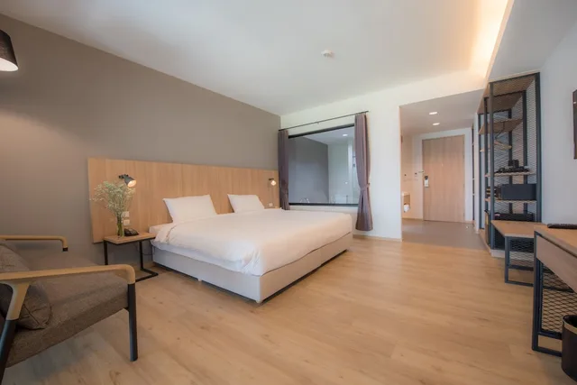 Pool, Suite, King Bed, Building a، Mii Hotel Srinakarin 2/2