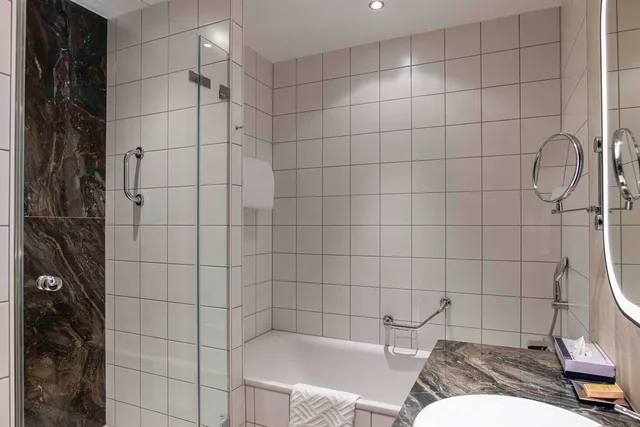 غرفة عائلية مع سرير إضافي، Hilton Cologne Hotel 4/4