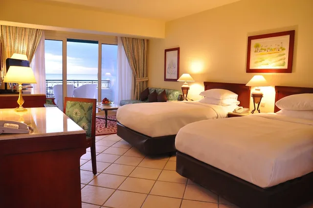 Deluxe, Hilton Sharm Waterfalls Resort 8/10