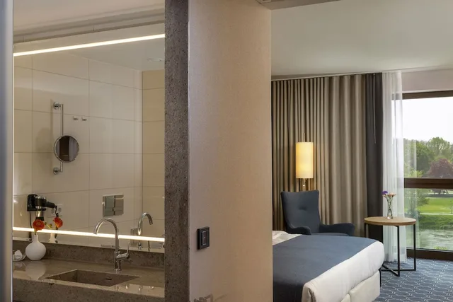 غرفة سوبيريور بسرير مزدوج، Maritim Hotel Ingolstadt 3/6