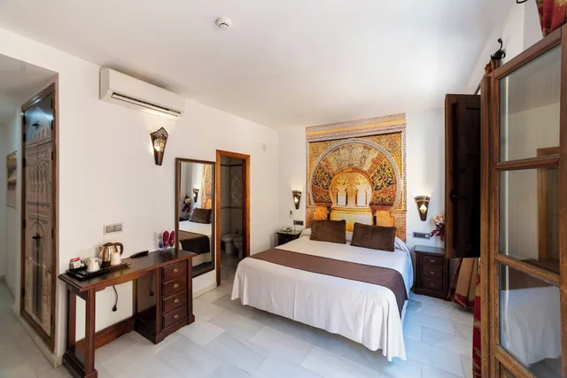 غرفة سوبيريور بسرير كوين بإطلالة على الجبل، Hotel Mezquita 6/10