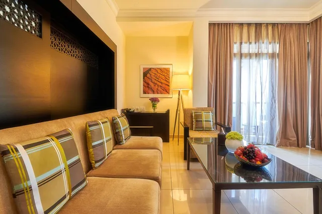 جناح تنفيذي بسرير كينج، Bahi Ajman Palace Hotel 5/9