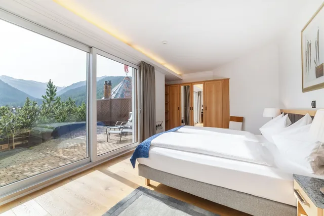 جناح بسرير مزدوج مع أريكة، Turmhotel Victoria 4/10