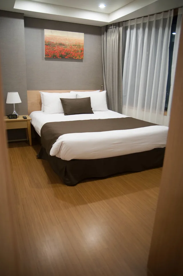 جناح جونيور بفراش فوتون وسرير فردي وسرير كوين، Benikea Jungmun Hotel 2/8