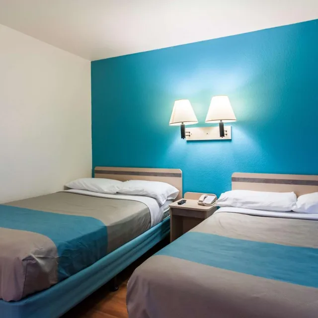 Deluxe, Quadruple, Motel6 Green River, UT 7/10