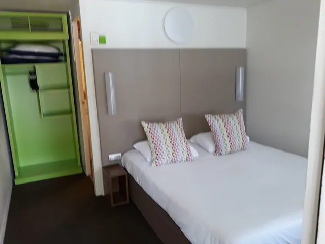 غرفة قياسية بسرير مزدوج، Hotel Campanile Bourges Nord Saint Doulchard 1/4