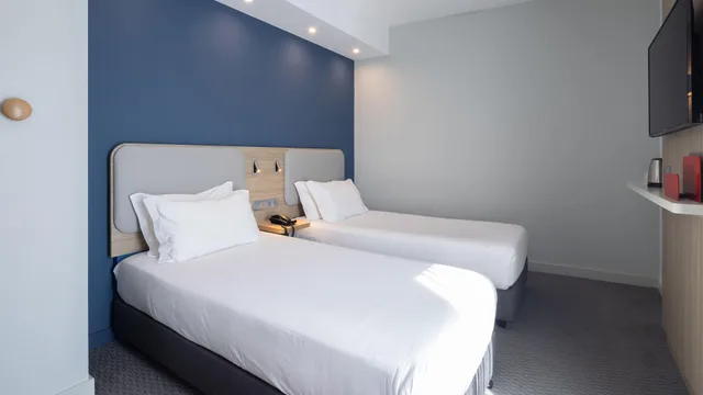 غرفة بسريرين منفصلين بشرفة، Holiday Inn Express Porto City Centre 2/3