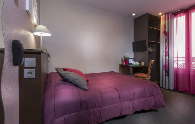 غرفة قياسية بسرير كينج، MONTSOURIS ORLEANS HOTEL 3/10