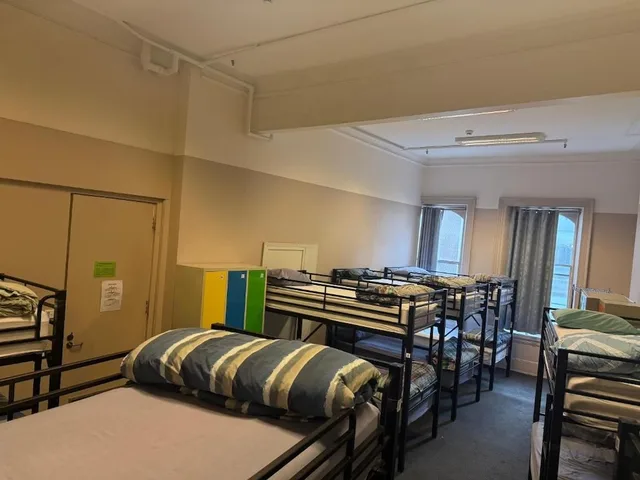 سكن مشترك مختلط بأسرّة بطابقين بحمام مشترك، The Backpackers Imperial Hotel 1/1