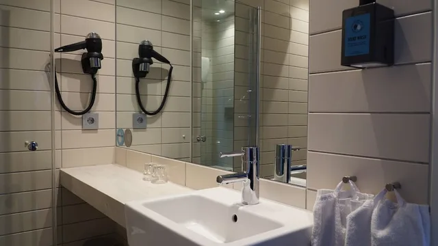 غرفة قياسية بسريرين منفصلين، Comfort Hotel Malmo 4/9