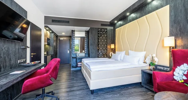 Standard, King Bed, Lake Side، Plaza Premium Schwerin 3/7